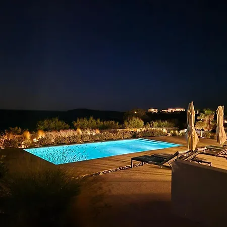 Golden View With Private Swimming Pool فيلة